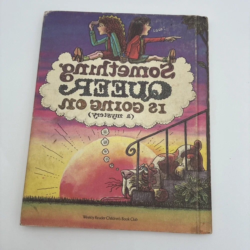 Something Queer Is Going On Elizabeth Levy Mordicai Gerstein 1973 First Printing